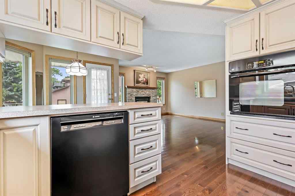 MLS® A2254608 - 260 Sun Valley Drive SE in Sundance Calgary, Residential