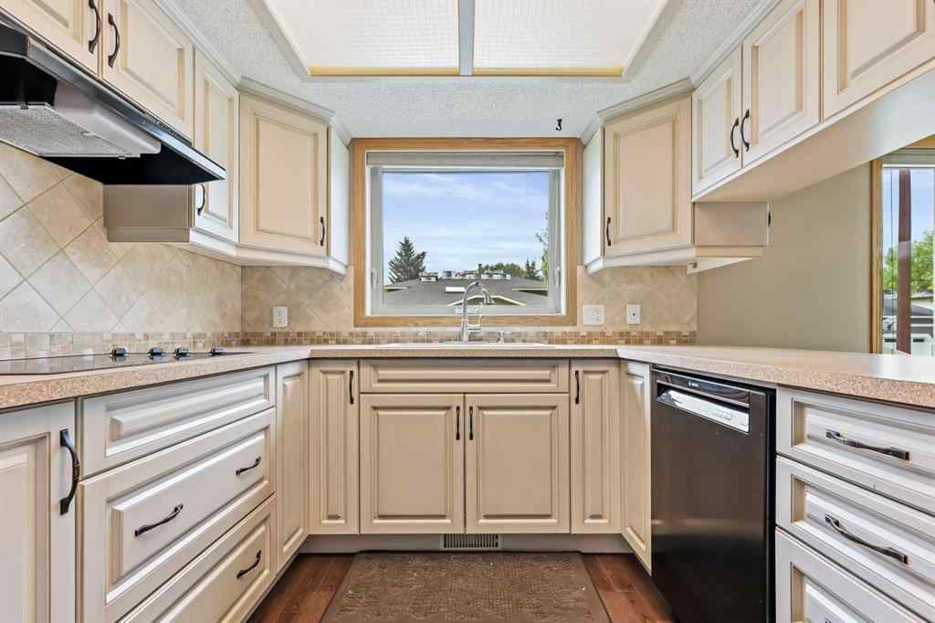 MLS® A2254608 - 260 Sun Valley Drive SE in Sundance Calgary, Residential