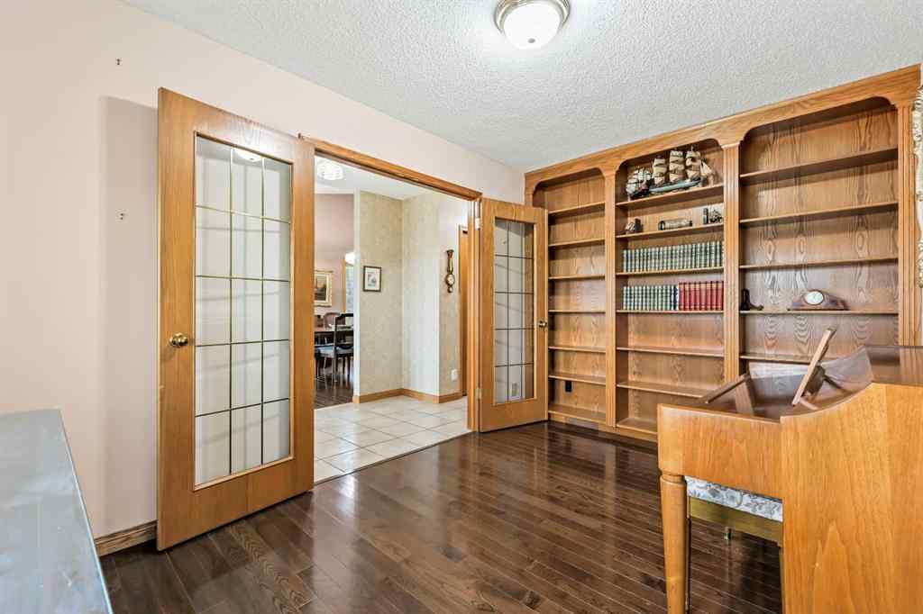 MLS® A2254608 - 260 Sun Valley Drive SE in Sundance Calgary, Residential
