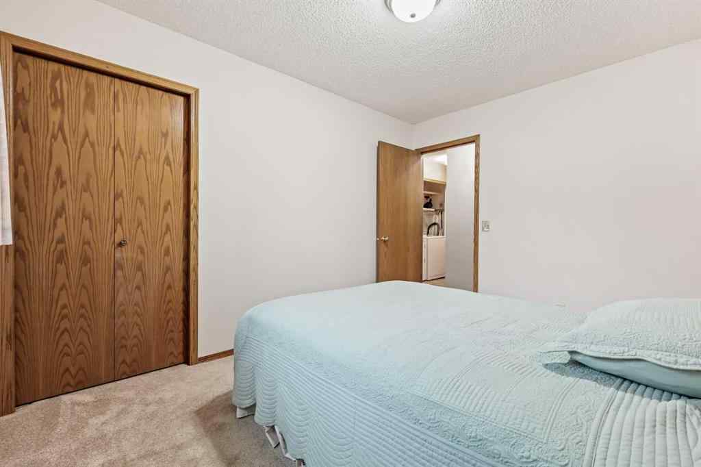 MLS® A2254608 - 260 Sun Valley Drive SE in Sundance Calgary, Residential