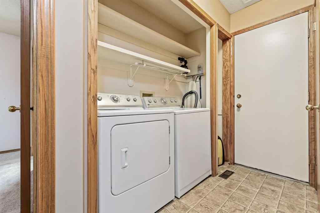 MLS® A2254608 - 260 Sun Valley Drive SE in Sundance Calgary, Residential