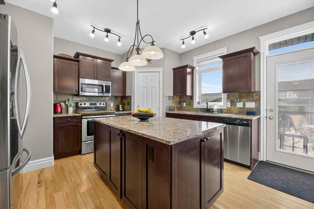 MLS® A2254610 - 12 Vermont Close  in NONE Olds, Residential