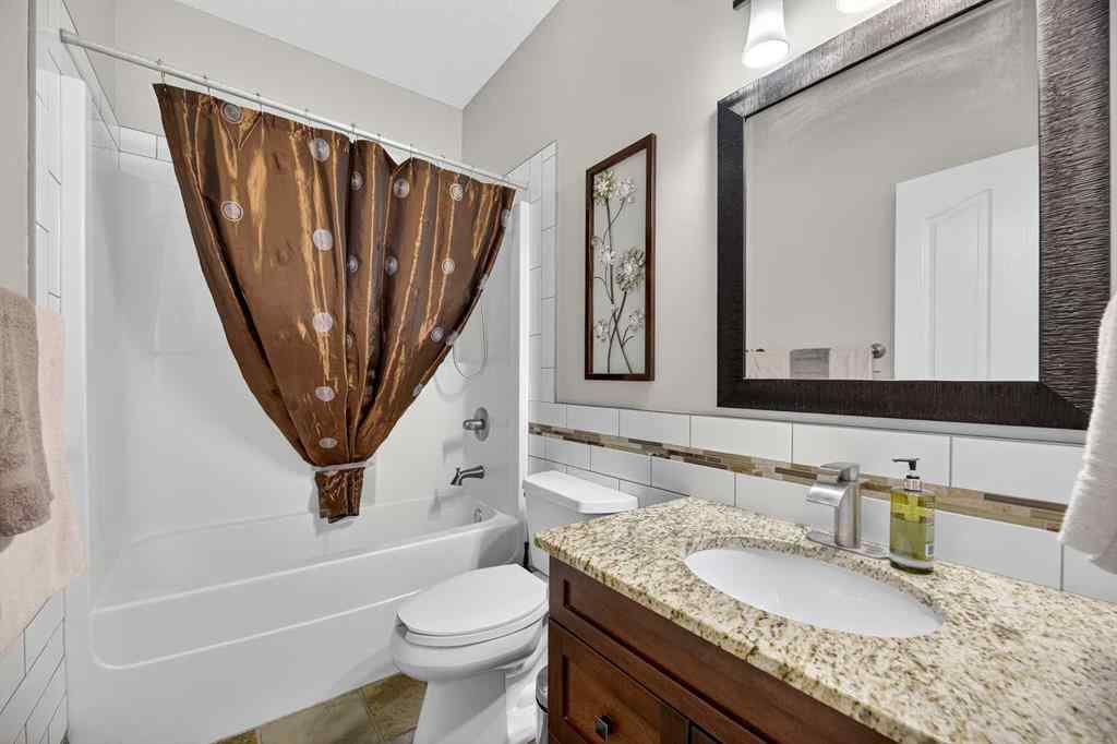 MLS® A2254610 - 12 Vermont Close  in NONE Olds, Residential