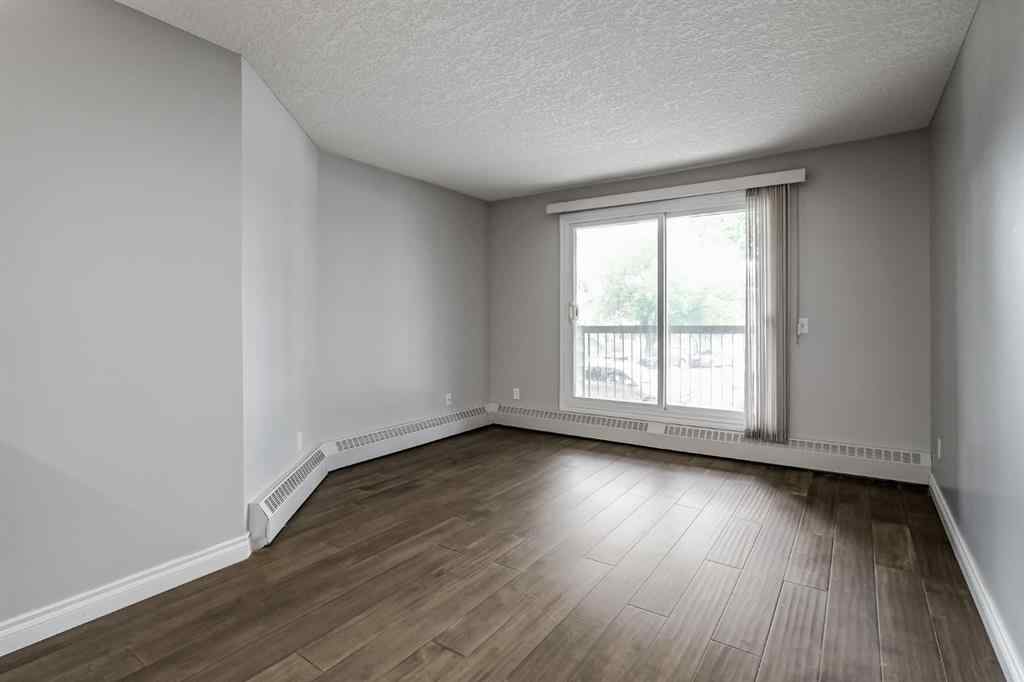 MLS® A2254620 - Unit #305 60 38a Avenue SW in Parkhill Calgary, Residential