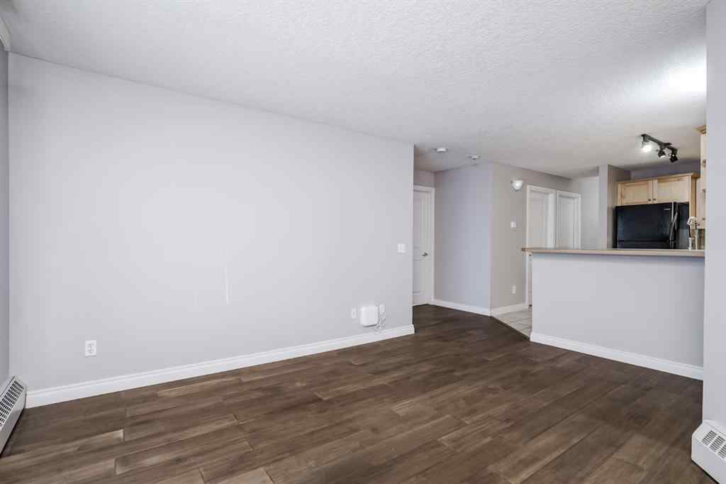 MLS® A2254620 - Unit #305 60 38a Avenue SW in Parkhill Calgary, Residential