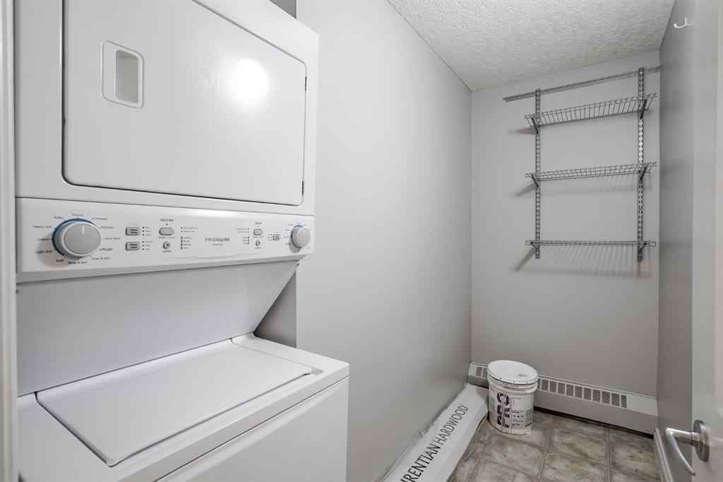MLS® A2254620 - Unit #305 60 38a Avenue SW in Parkhill Calgary, Residential