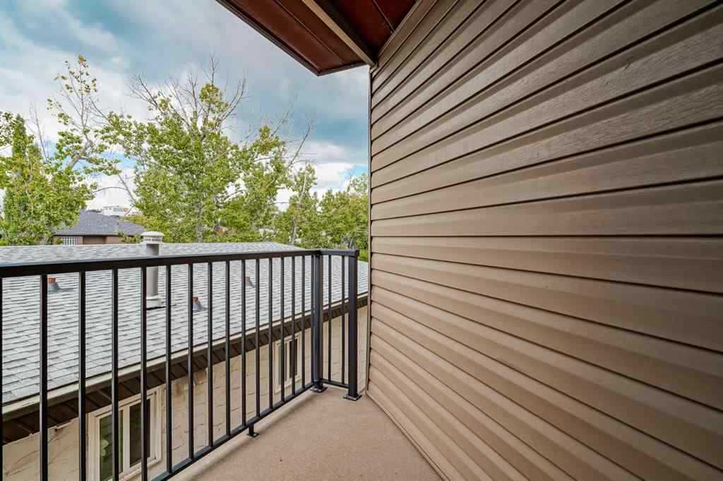 MLS® A2254620 - Unit #305 60 38a Avenue SW in Parkhill Calgary, Residential