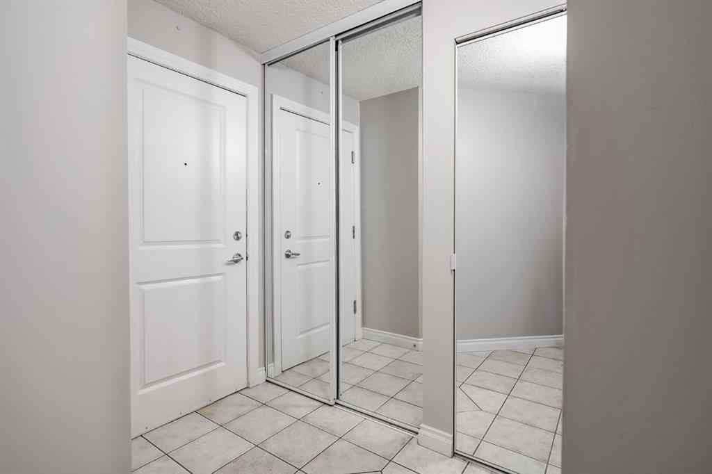 MLS® A2254620 - Unit #305 60 38a Avenue SW in Parkhill Calgary, Residential