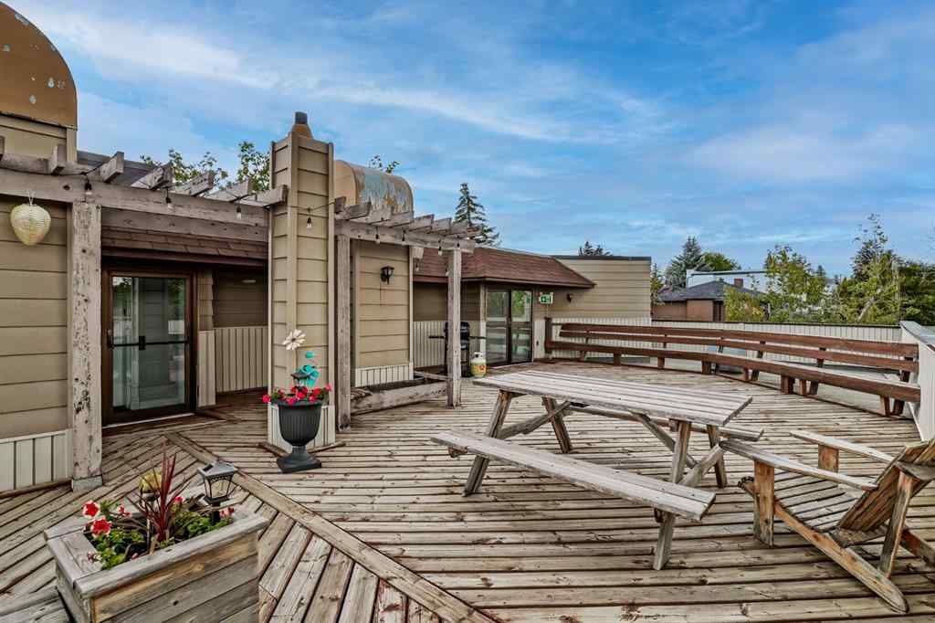 MLS® A2254620 - Unit #305 60 38a Avenue SW in Parkhill Calgary, Residential