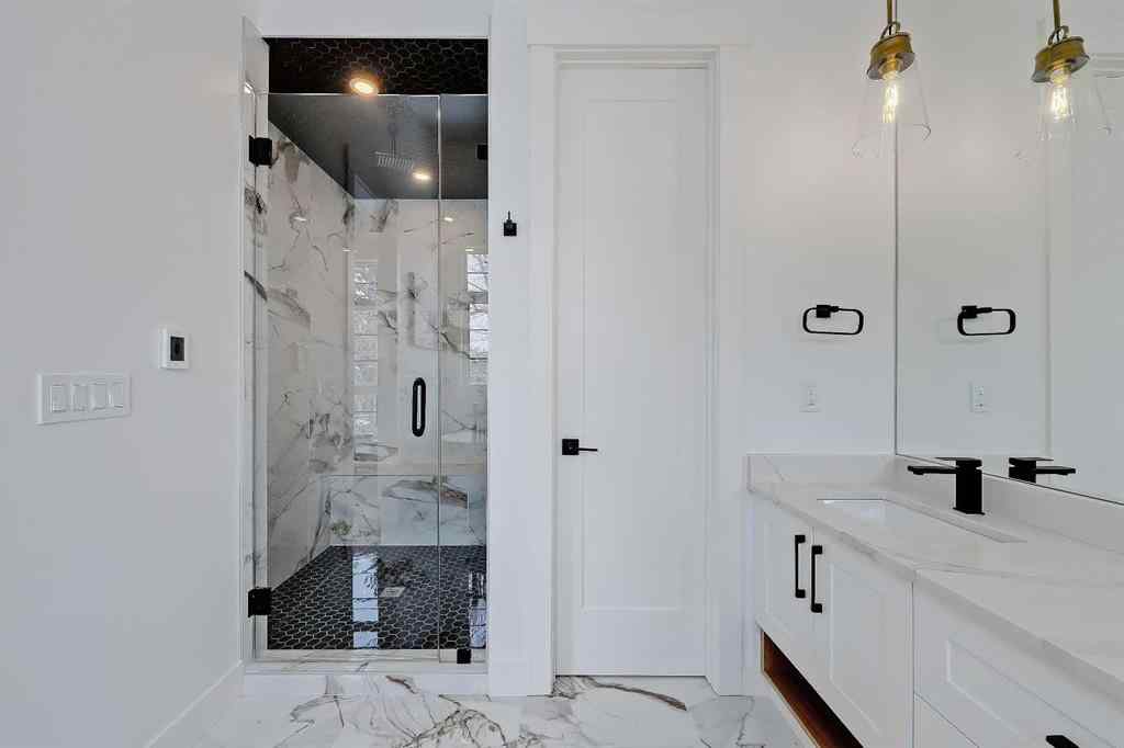 MLS® A2254621 - 3106 43 Street SW in Glenbrook Calgary, Residential