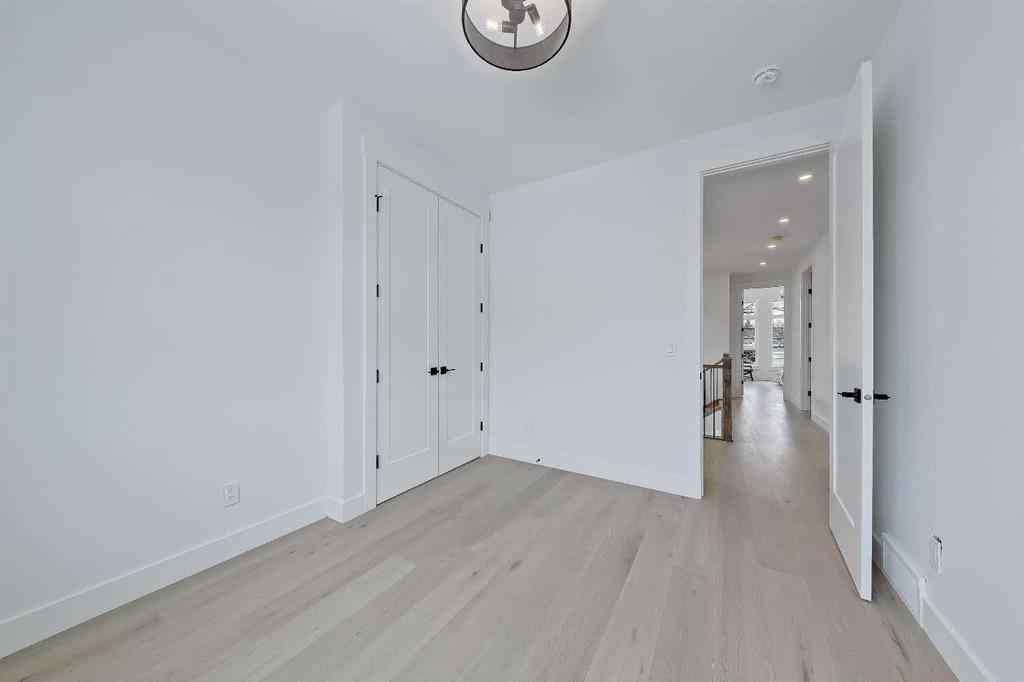 MLS® A2254621 - 3106 43 Street SW in Glenbrook Calgary, Residential