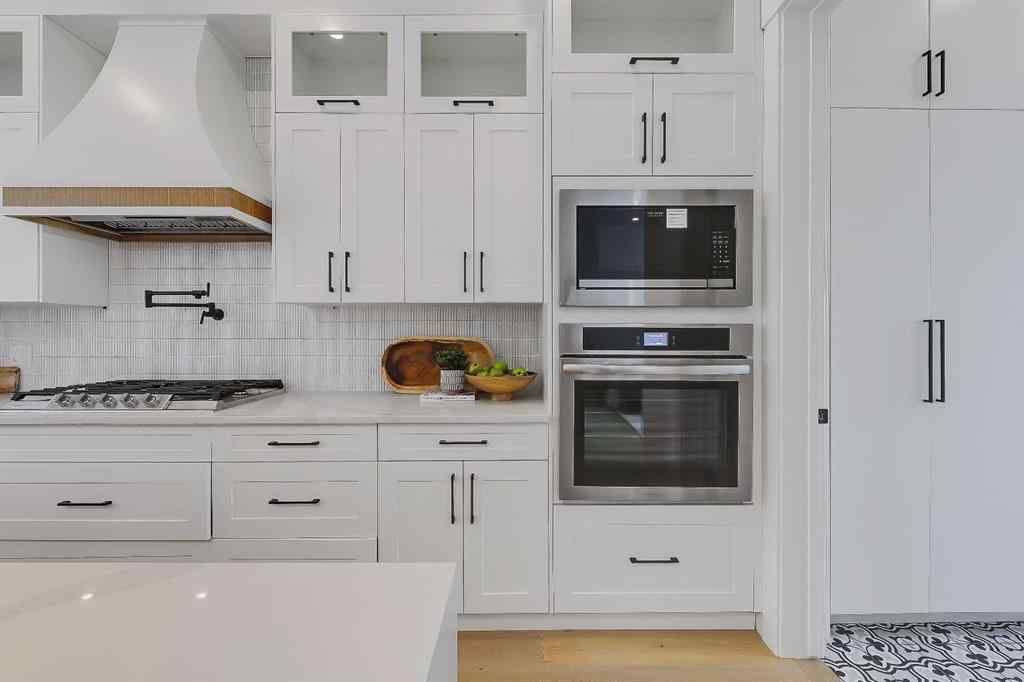 MLS® A2254621 - 3106 43 Street SW in Glenbrook Calgary, Residential