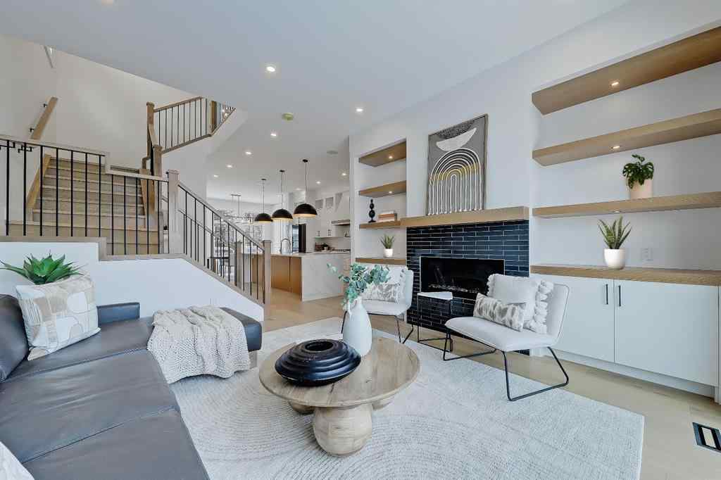 MLS® A2254621 - 3106 43 Street SW in Glenbrook Calgary, Residential
