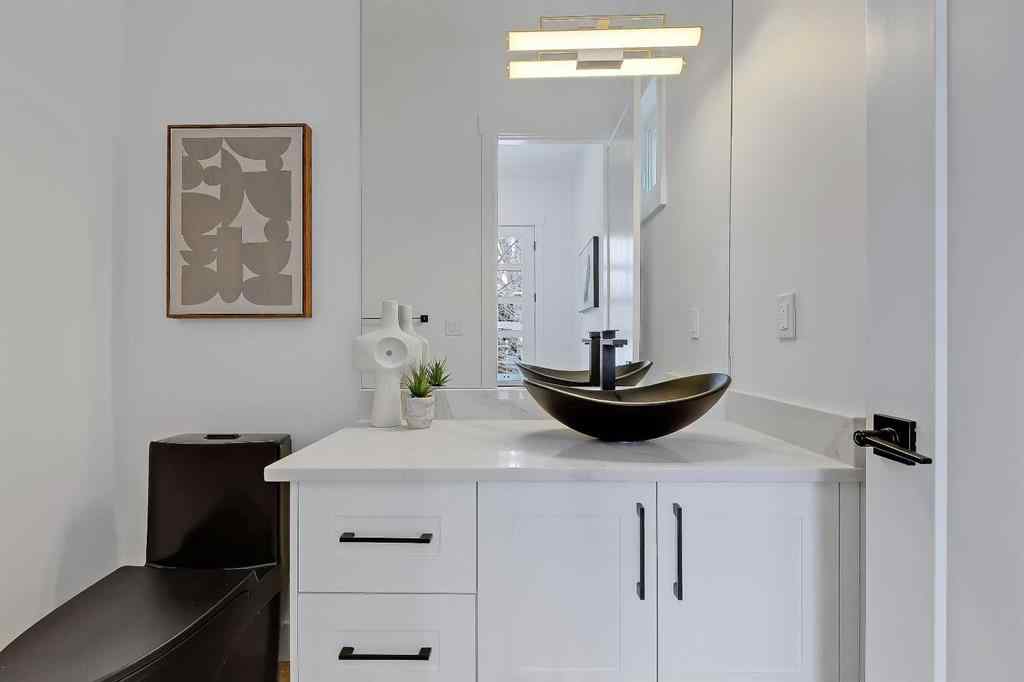 MLS® A2254621 - 3106 43 Street SW in Glenbrook Calgary, Residential