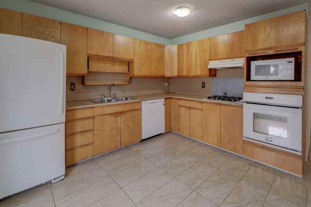 MLS® A2254623 - 315 Manora Road NE in Marlborough Park Calgary, Residential