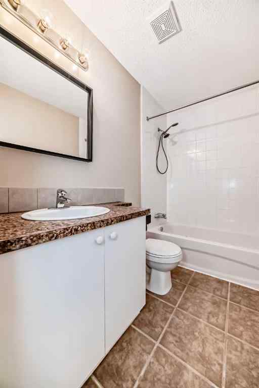 MLS® A2254624 - 128 Castlebrook Rise  in Castleridge Calgary, Residential
