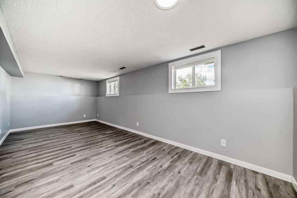 MLS® A2254624 - 128 Castlebrook Rise  in Castleridge Calgary, Residential