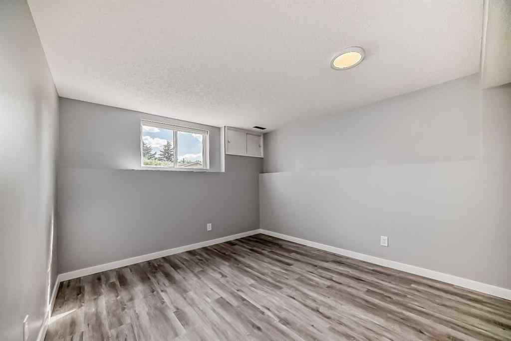 MLS® A2254624 - 128 Castlebrook Rise  in Castleridge Calgary, Residential