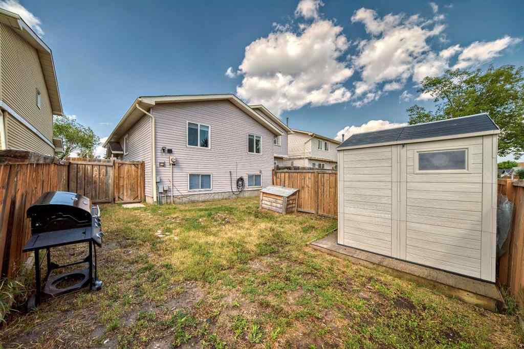MLS® A2254624 - 128 Castlebrook Rise  in Castleridge Calgary, Residential
