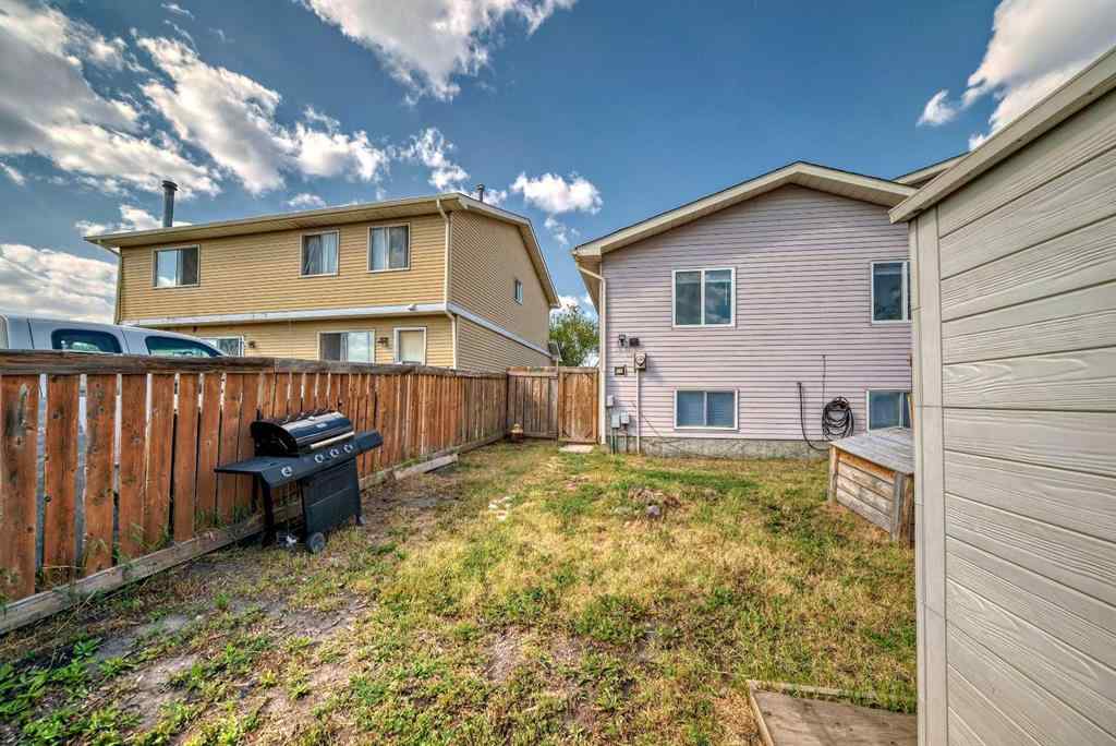 MLS® A2254624 - 128 Castlebrook Rise  in Castleridge Calgary, Residential