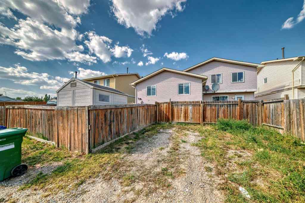 MLS® A2254624 - 128 Castlebrook Rise  in Castleridge Calgary, Residential