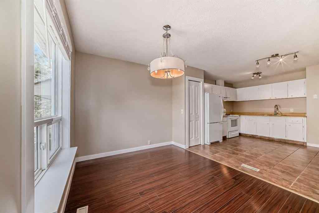 MLS® A2254624 - 128 Castlebrook Rise  in Castleridge Calgary, Residential