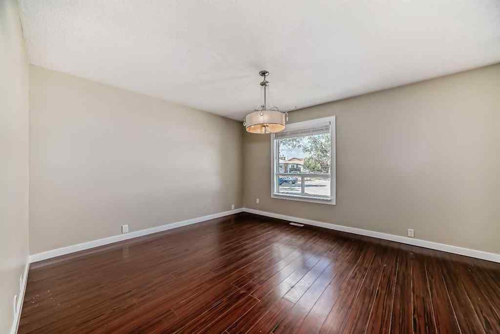MLS® A2254624 - 128 Castlebrook Rise  in Castleridge Calgary, Residential