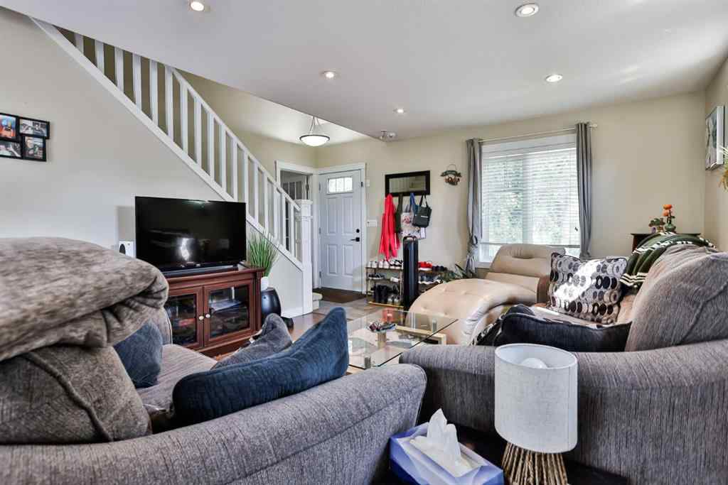 MLS® A2254626 - 738 18 Street N in Westminster Lethbridge, Residential