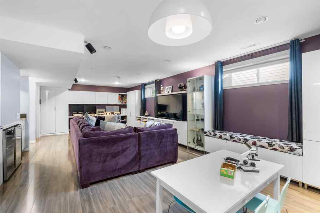 MLS® A2254630 - 2119 Quentin Avenue SW in Garrison Woods Calgary, Residential