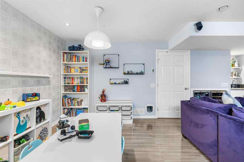 MLS® A2254630 - 2119 Quentin Avenue SW in Garrison Woods Calgary, Residential