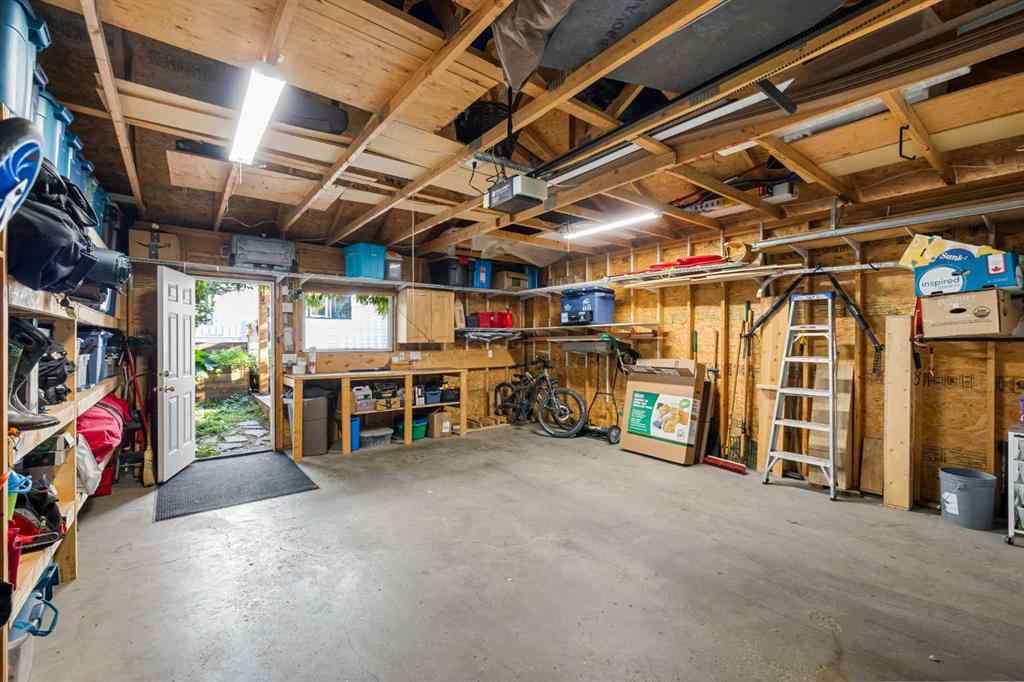 MLS® A2254630 - 2119 Quentin Avenue SW in Garrison Woods Calgary, Residential