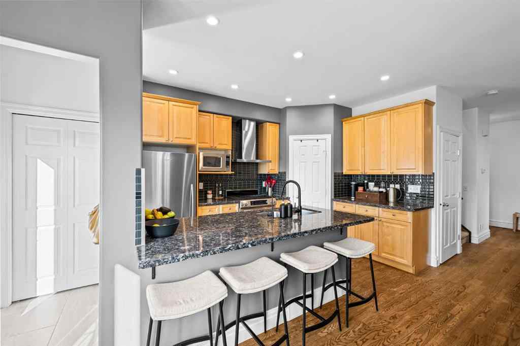 MLS® A2254630 - 2119 Quentin Avenue SW in Garrison Woods Calgary, Residential