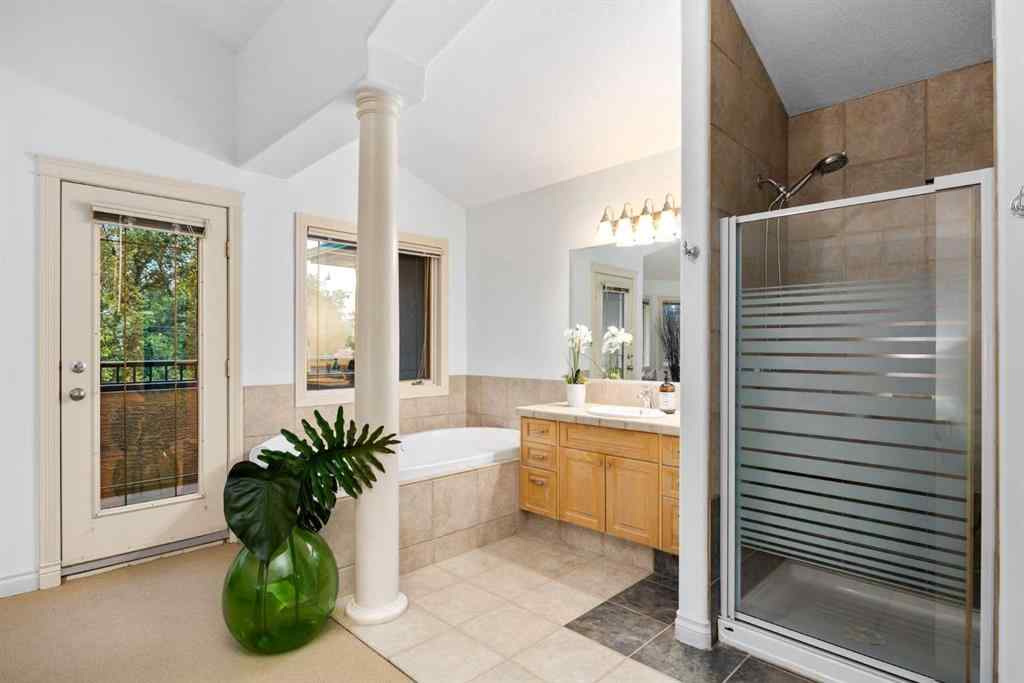 MLS® A2254637 - 2540 7 Avenue NW in West Hillhurst Calgary, Residential