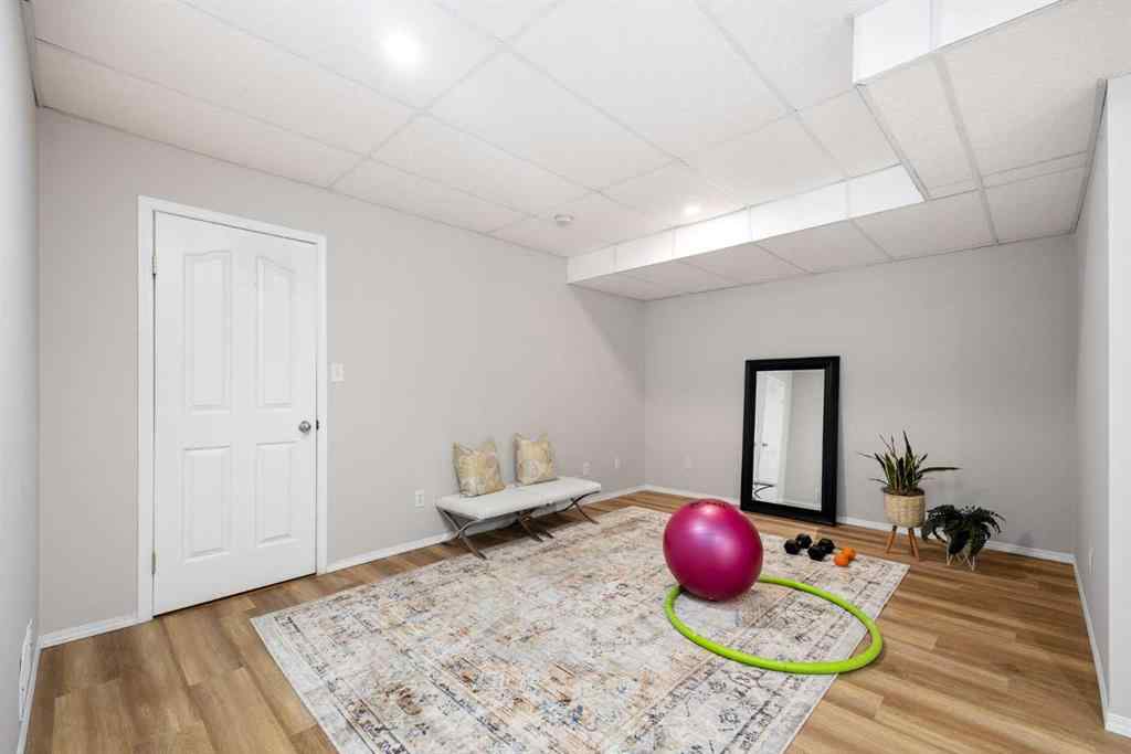 MLS® A2254637 - 2540 7 Avenue NW in West Hillhurst Calgary, Residential