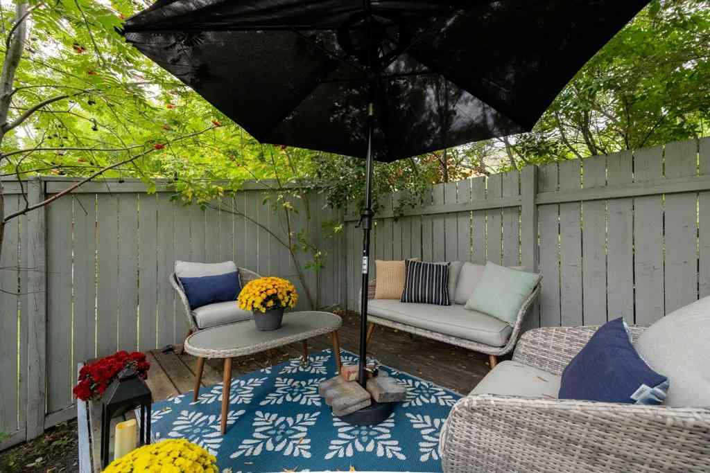 MLS® A2254637 - 2540 7 Avenue NW in West Hillhurst Calgary, Residential