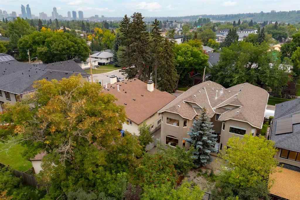 MLS® A2254637 - 2540 7 Avenue NW in West Hillhurst Calgary, Residential