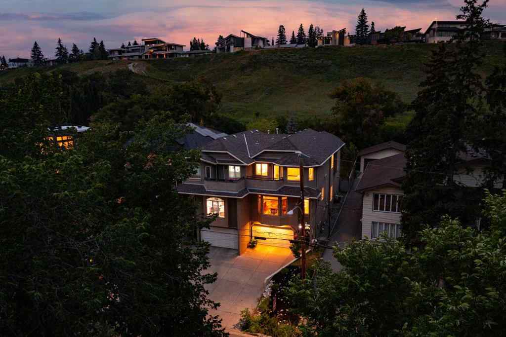 MLS® A2254637 - 2540 7 Avenue NW in West Hillhurst Calgary, Residential