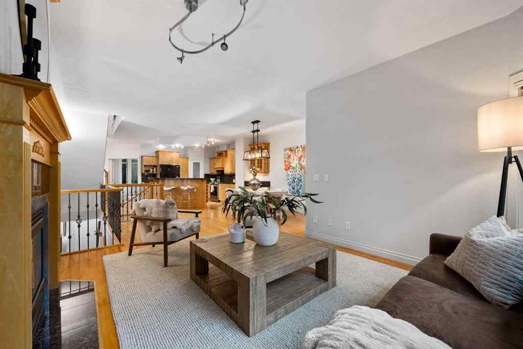 MLS® A2254637 - 2540 7 Avenue NW in West Hillhurst Calgary, Residential