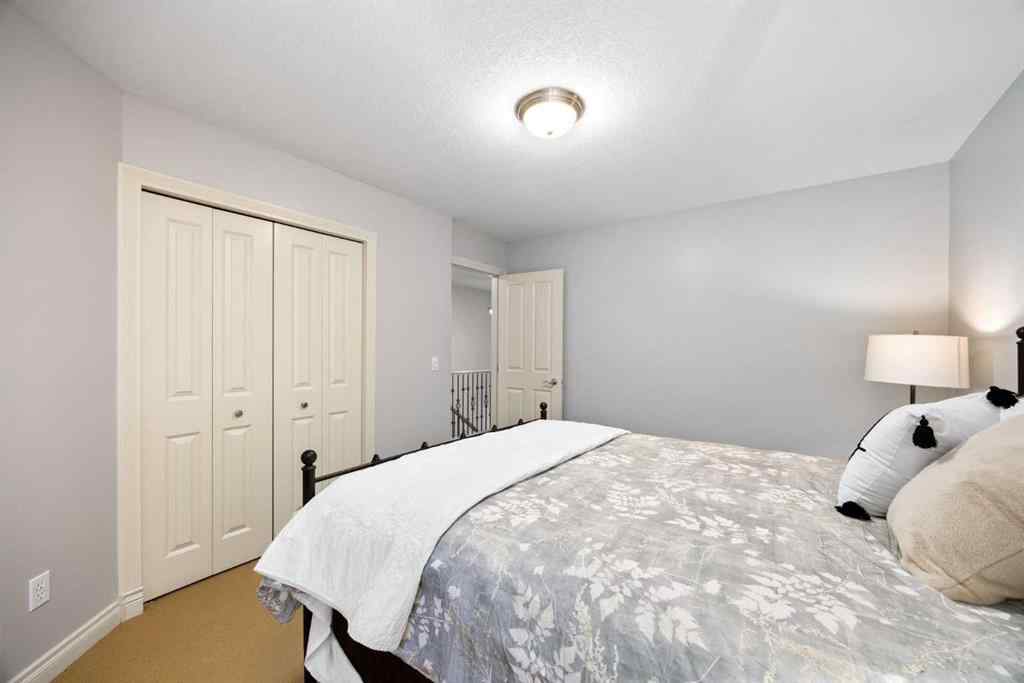 MLS® A2254637 - 2540 7 Avenue NW in West Hillhurst Calgary, Residential