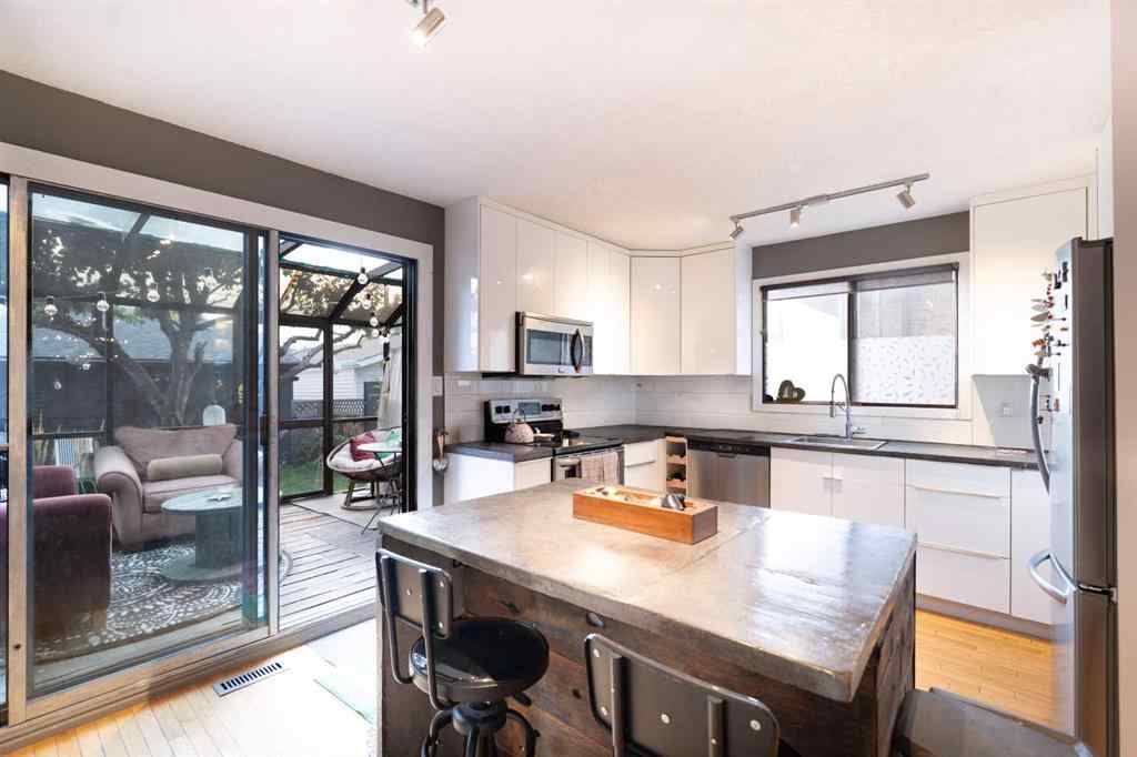 MLS® A2254642 - 4513 20 Avenue NW in Montgomery Calgary, Residential