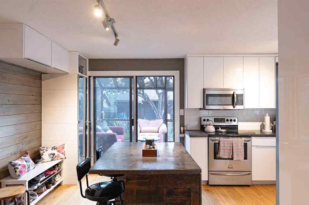 MLS® A2254642 - 4513 20 Avenue NW in Montgomery Calgary, Residential