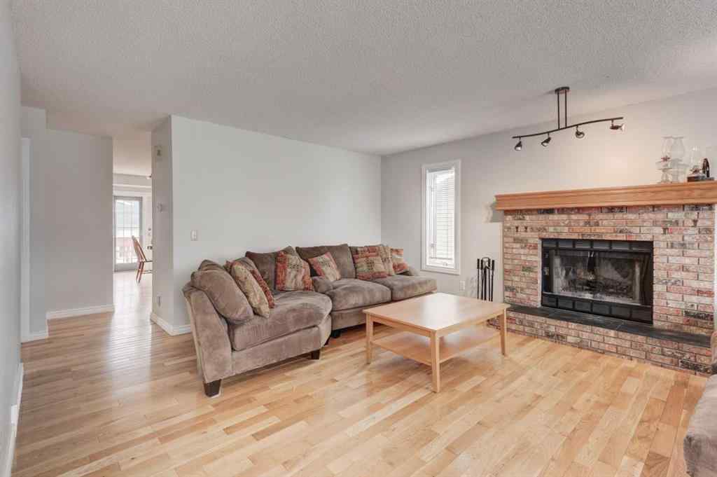 MLS® A2254643 - 405 2 Avenue NW in NONE Diamond Valley, Residential