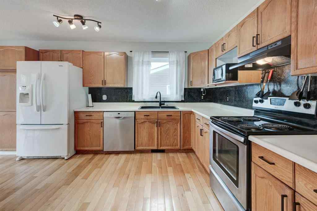 MLS® A2254643 - 405 2 Avenue NW in NONE Diamond Valley, Residential