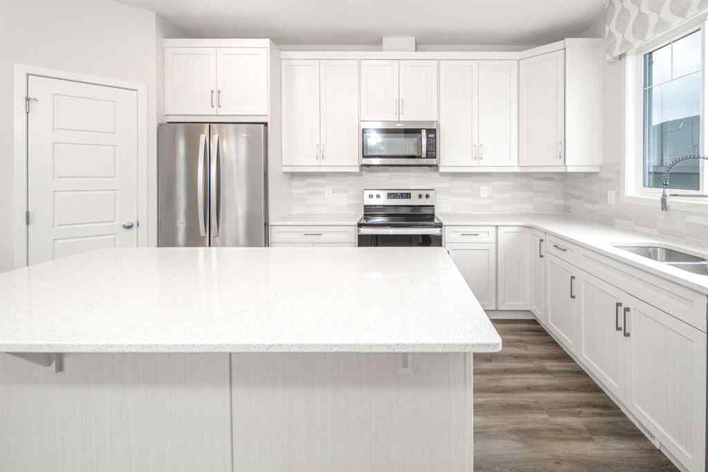 MLS® A2254650 - 8 Legacy Reach View SE in Legacy Calgary, Residential