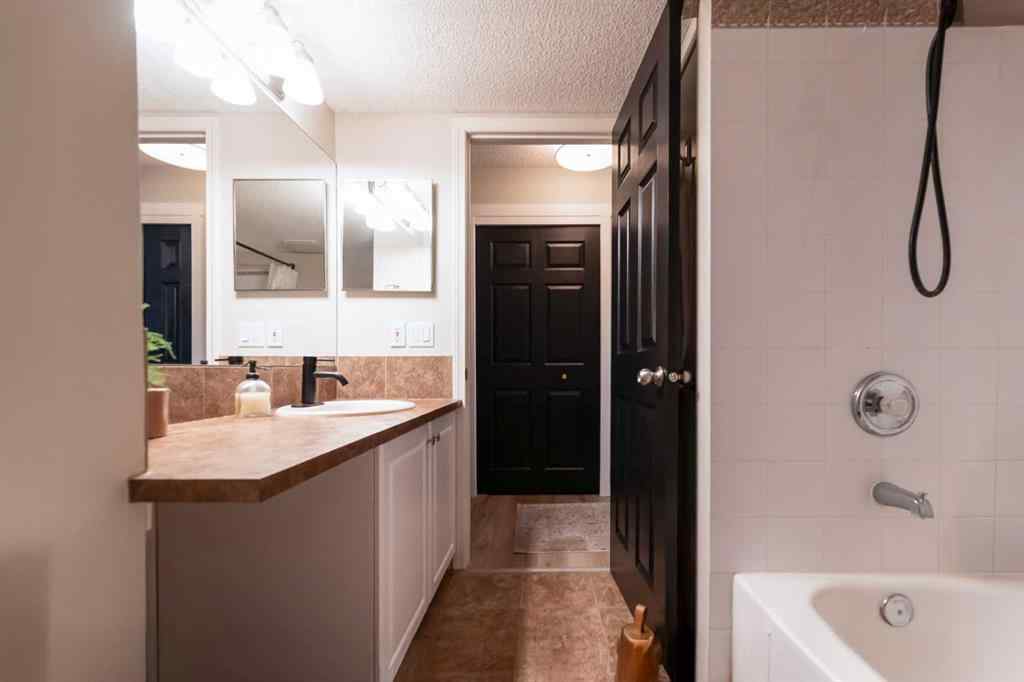 MLS® A2254651 - Unit #303 6148 Bowness Road NW in Bowness Calgary, Residential