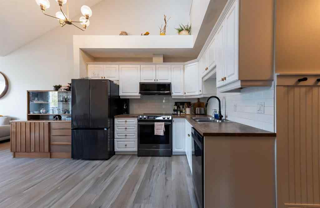 MLS® A2254651 - Unit #303 6148 Bowness Road NW in Bowness Calgary, Residential