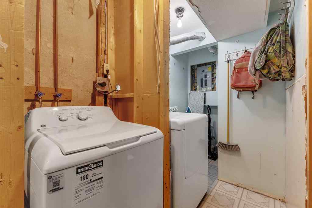 MLS® A2254653 - 187 Deerview Way SE in Deer Ridge Calgary, Residential