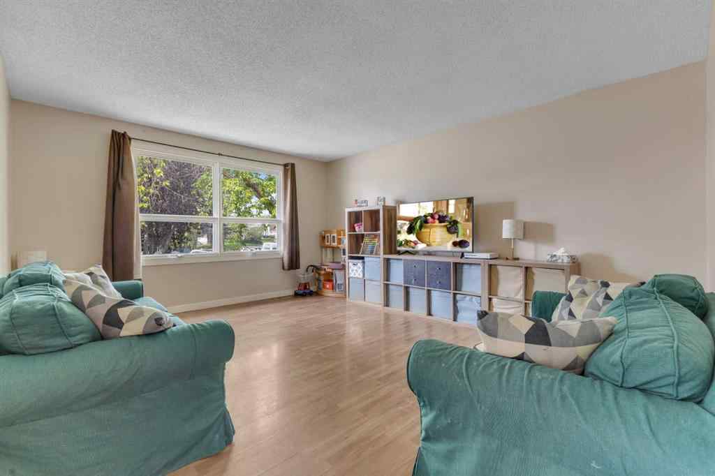 MLS® A2254653 - 187 Deerview Way SE in Deer Ridge Calgary, Residential