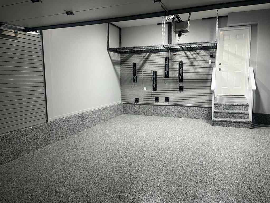 MLS® A2254661 - 4 Cougarstone Common SW in Cougar Ridge Calgary, Residential