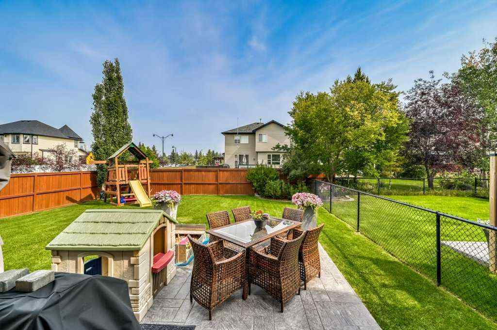 MLS® A2254661 - 4 Cougarstone Common SW in Cougar Ridge Calgary, Residential